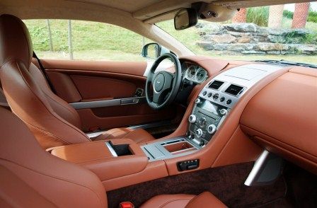 DB9 9